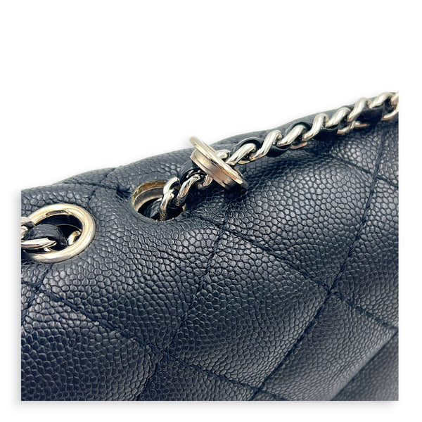 Urban Companion Shoulder Bag Black in Caviar Leather, Silver hardware