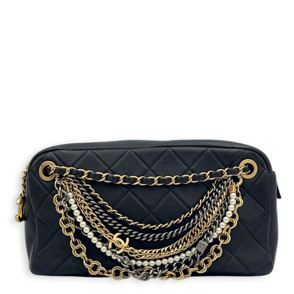 All About Chains Black Shoulder Bag in Calfskin, Gold hardware