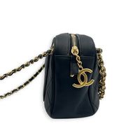All About Chains Black Shoulder Bag in Calfskin, Gold hardware