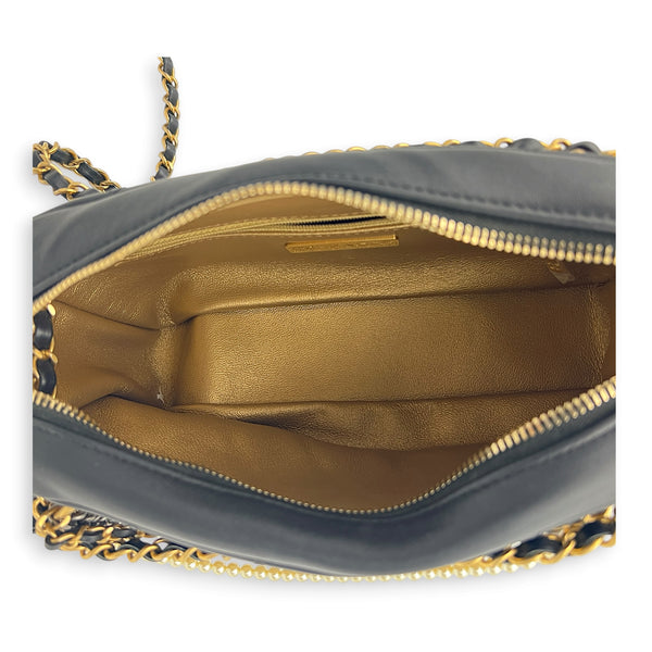 All About Chains Black Shoulder Bag in Calfskin, Gold hardware