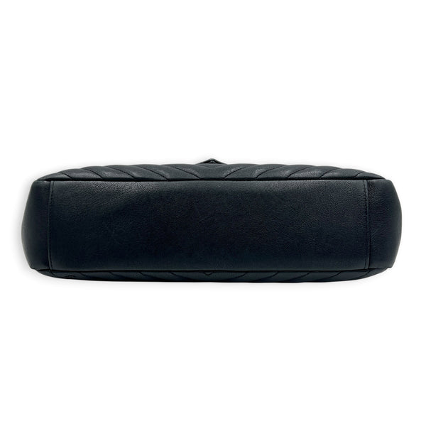 College Shoulder Bag Large Black in Goat Leather, Gold hardware
