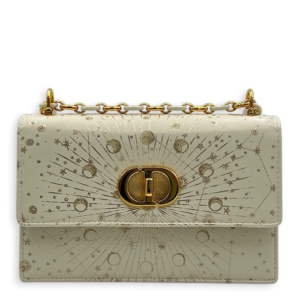 30 Montaigne Shoulder Bag White in Calfskin, Gold hardware