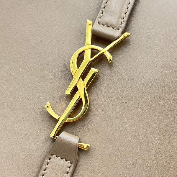 Le 5 A 7 Shoulder Bag Beige in Calfskin, Gold hardware