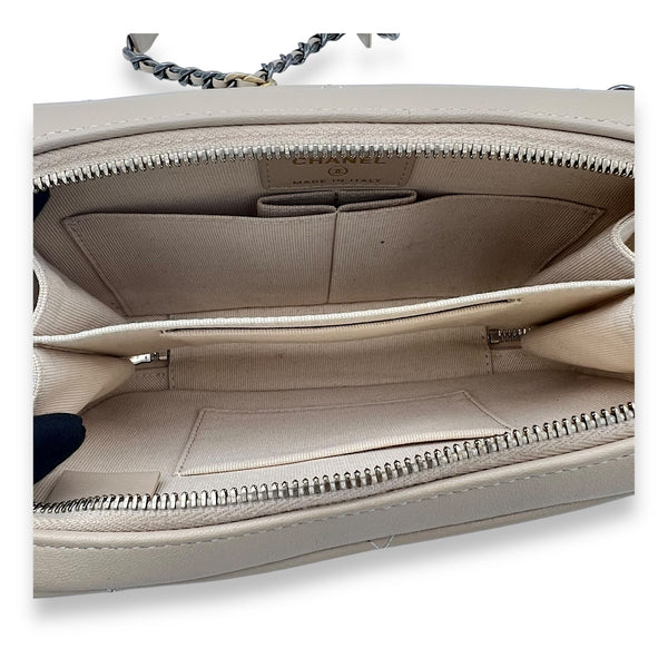 C19 Beige Clutch With Chain Camera Bag in Lambskin, Mixed hardware