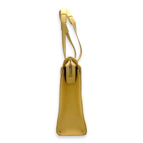 Louis Vuitton  Croisette PM Top handle bag in Epi leather, Gold Hardware_3