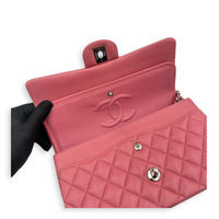 Classic Medium Pink Shoulder Bag in Lambskin, Silver hardware