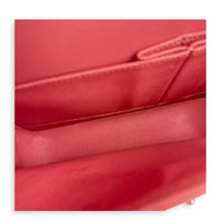 Classic Medium Pink Shoulder Bag in Lambskin, Silver hardware
