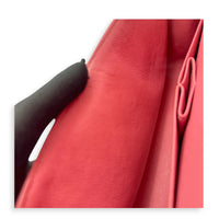 Classic Medium Pink Shoulder Bag in Lambskin, Silver hardware