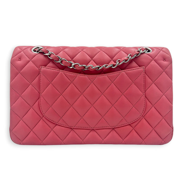 Classic Medium Pink Shoulder Bag in Lambskin, Silver hardware