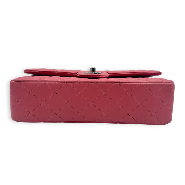 Classic Medium Pink Shoulder Bag in Lambskin, Silver hardware