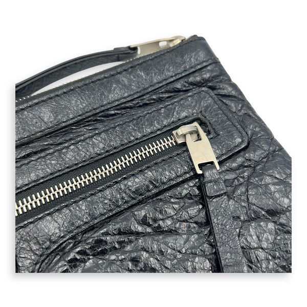 City Pouch Black in Calfskin, Ruthenium hardware