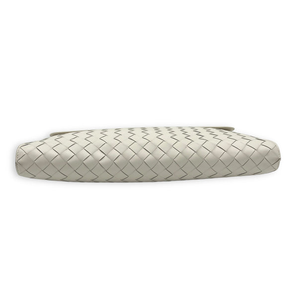 Intrecciato Clutch Silver in Lambskin, Silver hardware