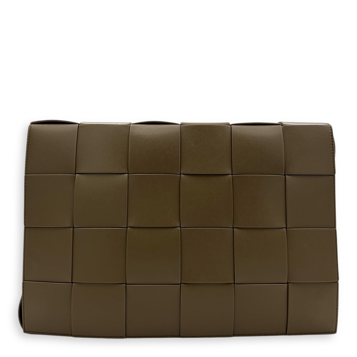 Cassette Shoulder Bag Maxi Brown in Calfskin, Silver hardware