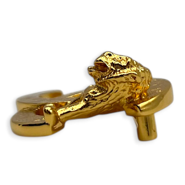 CC Lion Brooch Gold in Metal