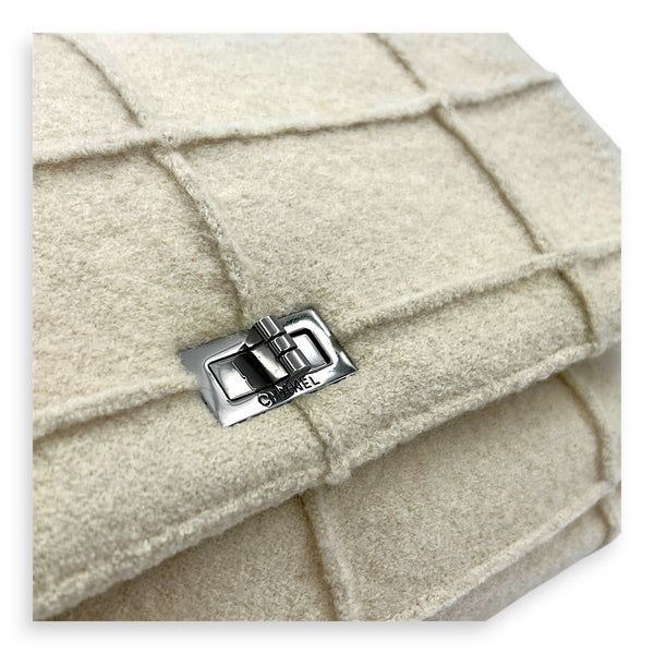 2.55 Shoulder Bag White in Wool, Gunmetal hardware