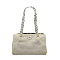 Chanel Vintage Shoulder Bag White in Canvas, Resin hardware_11