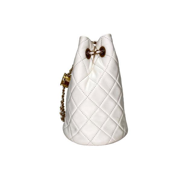 Quilted Pearl Crush Bucket Bag  White in Lambskin , Gold Hardware