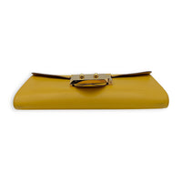 Hermès Goodlock Soleil Clutch in Swift, Gold hardware_3