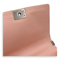 Chanel Boy Medium Pink Shoulder Bag in Calfskin, Ruthenium hardware_5