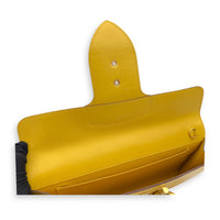 Hermès Goodlock Soleil Clutch in Swift, Gold hardware_6