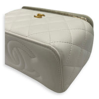 Chanel Pearl Crush Vanity Bag White in Lambskin, Gold hardware_7