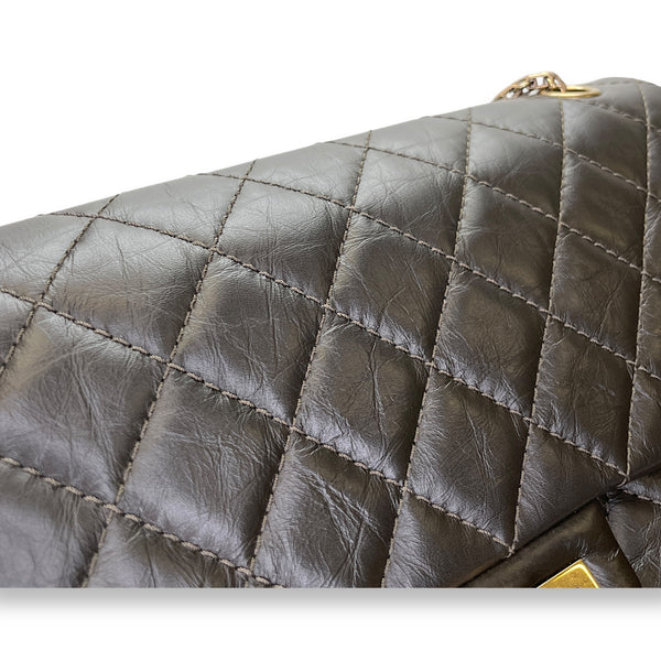 2.55 Brown Shoulder Bag in Calfskin, Gold hardware