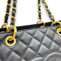 GST XL Black Shoulder Bag in Caviar Leather, Gold hardware