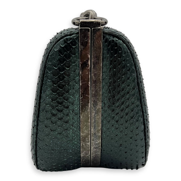 Kisslock Shoulder Bag Green in Python Leather, Silver hardware