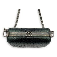 Kisslock Shoulder Bag Green in Python Leather, Silver hardware