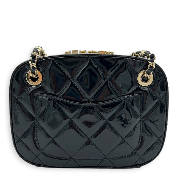 CC Seasonal Camera Shoulder Bag Black in Patent Leather, Gold hardware