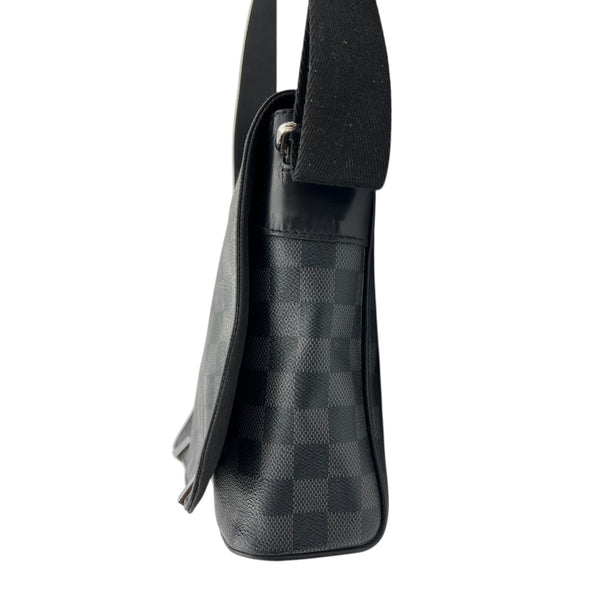 District Messenger PM Black in Coated Canvas, Silver hardware