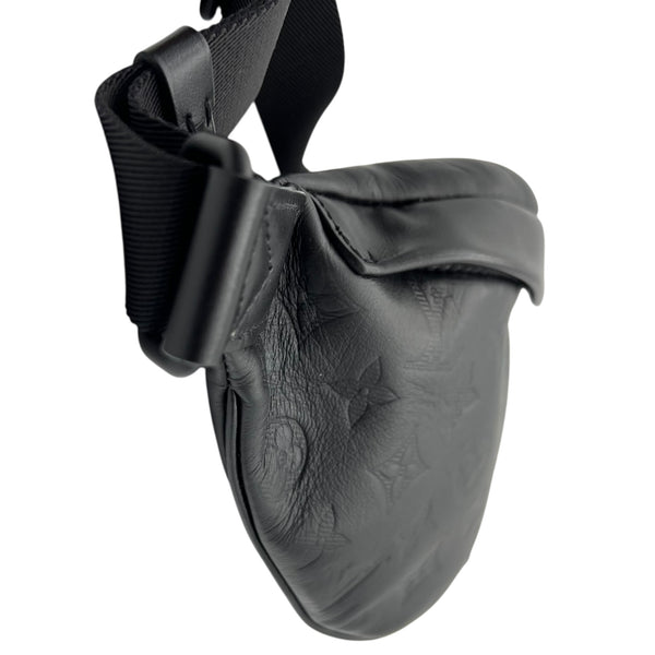 Discovery Bumbag Shadow Belt Bag Black in Calfskin, Black hardware