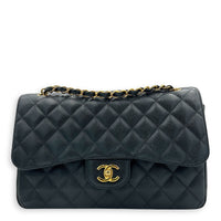 Classic Shoulder Bag Jumbo Black in Caviar Leather, Gold hardware
