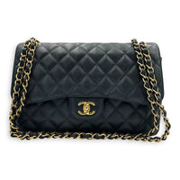 Classic Shoulder Bag Jumbo Black in Caviar Leather, Gold hardware