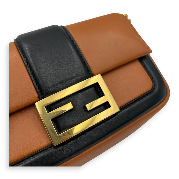 Baguette Brown Shoulder Bag in Lambskin, Gold hardware