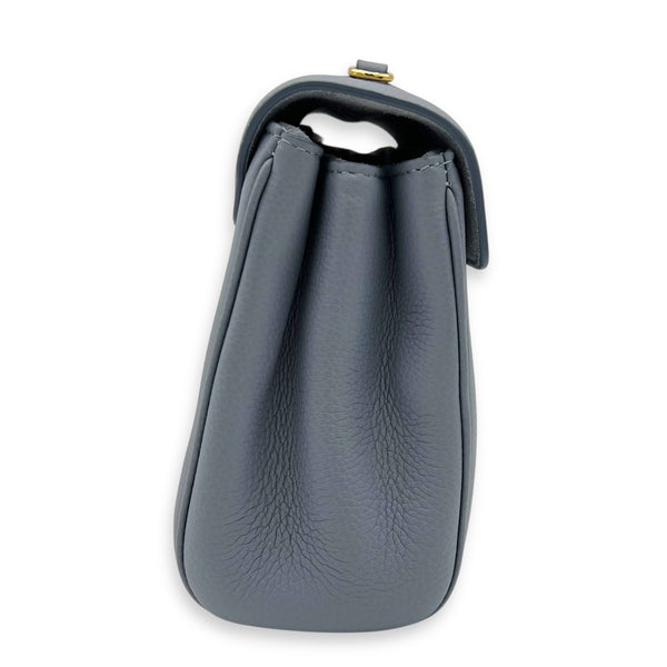 16 Shoulder Bag Blue in Calfskin, Gold hardware