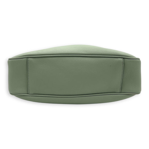 Bamboo Shoulder Bag Green in Calfskin, Gold hardware