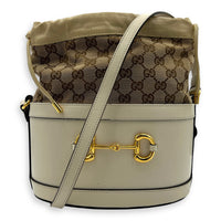 Horsebit 1955 Shoulder Bag White in Calfskin, Gold hardware