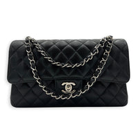 Classic Medium Black Shoulder Bag in Caviar Leather, Gold hardware