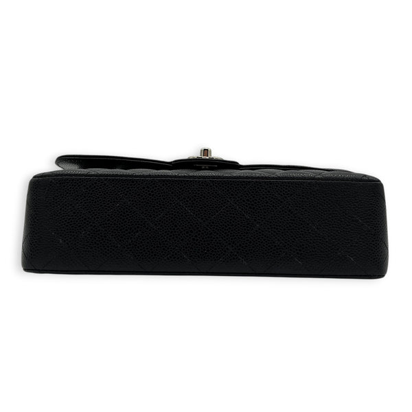 Classic Medium Black Shoulder Bag in Caviar Leather, Gold hardware