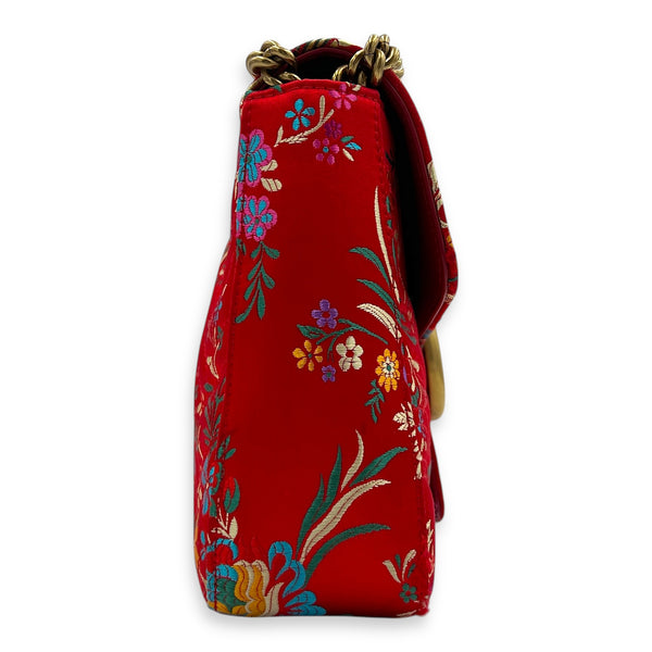 GG Marmont Shoulder Bag Red in Satin, Gold hardware