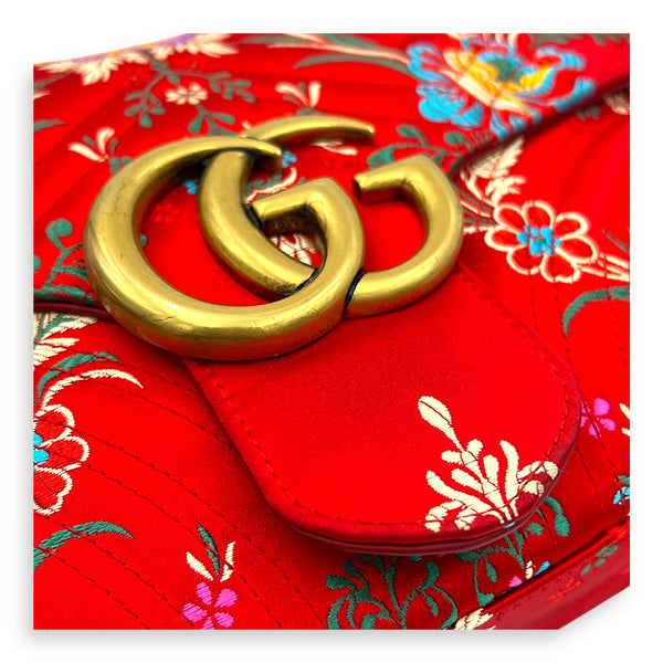 GG Marmont Shoulder Bag Red in Satin, Gold hardware