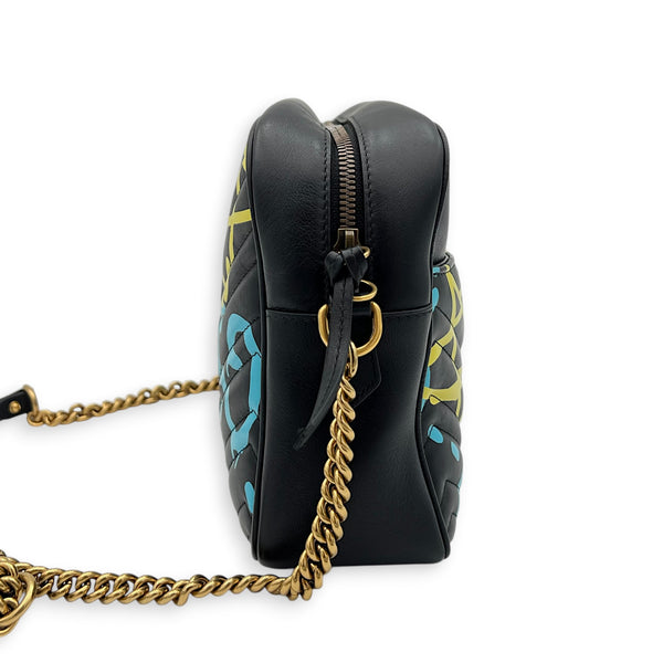 GG Marmont Shoulder Bag Black in Calfskin, Gold hardware
