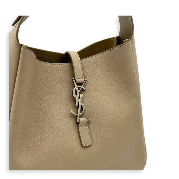 Le 5 A 7 Small Beige Shoulder Bag in Calfskin, Silver hardware