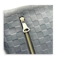 Discovery Messenger Blue in Embossed Leather, Silver hardware