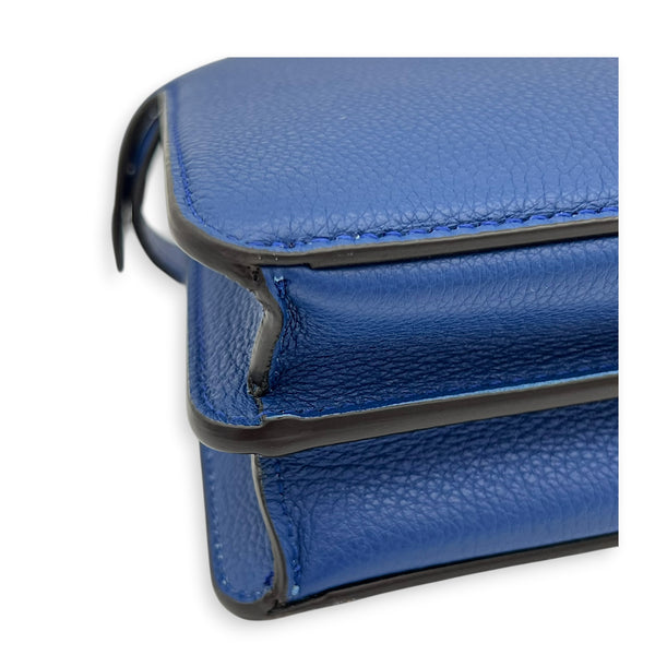 Peekaboo Shoulder Bag Blue in Calfskin, Silver hardware