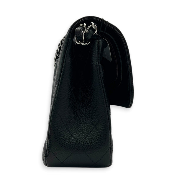 Classic Shoulder Bag Medium Black in Caviar Leather, Silver hardware