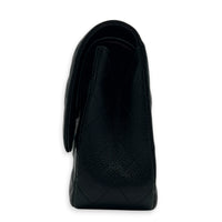 Classic Shoulder Bag Medium Black in Caviar Leather, Silver hardware