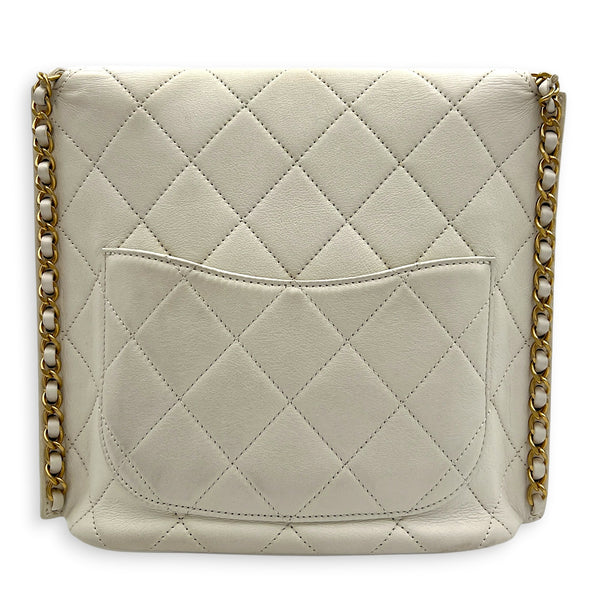 Chain Flap CC Shoulder Bag White in Calfskin, Gold hardware