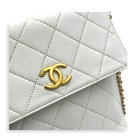 Chain Flap CC Shoulder Bag White in Calfskin, Gold hardware